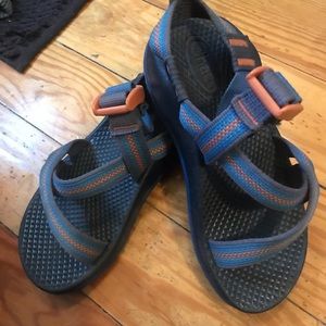 Chacos boys